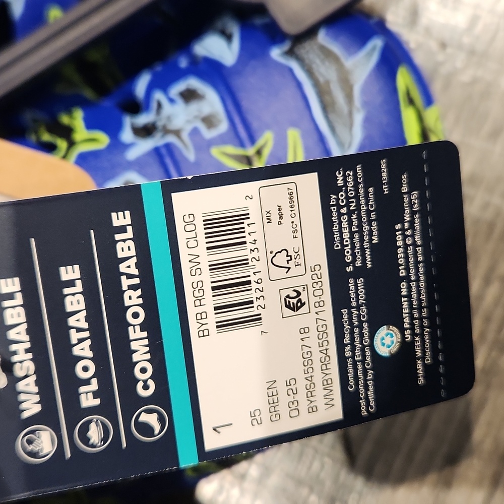 NWT Rugged Shark Discover Shark Week Kid's Sz 1 Sandals - Picture 4 of 9